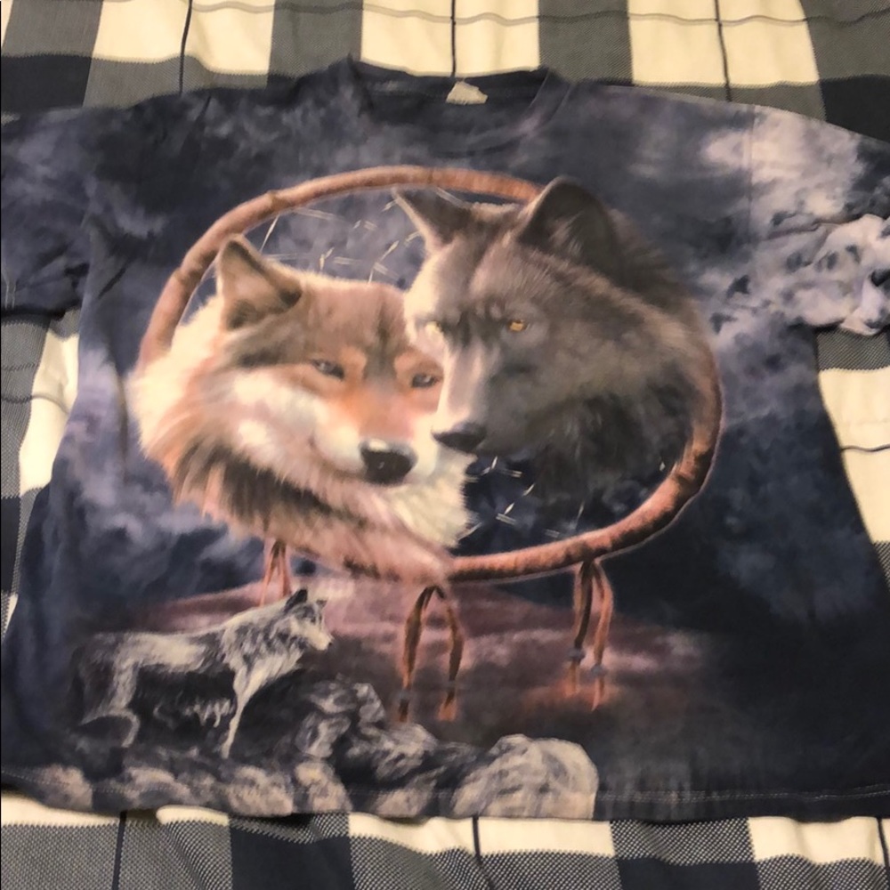 Wolves dream catcher shirt size men’s small